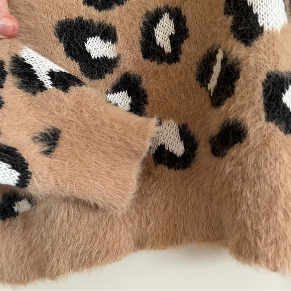 Express soft long sleeve pullover leopard cheetah sweater top Mohair look S - M - Picture 3 of 7